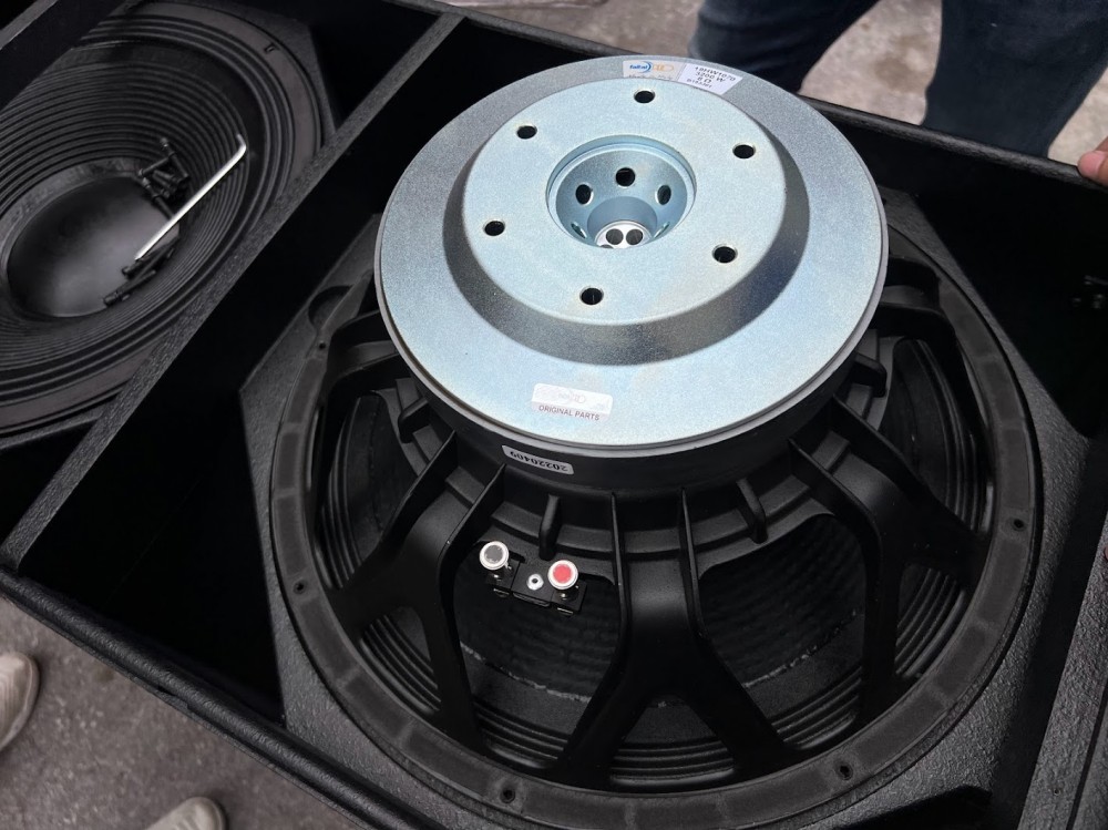 LOA SUBWOOFER CAF LAVO-218S